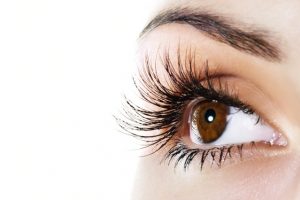 Comment faire pour que vos cils soient plus longs et plus épais