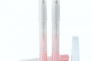 White Crayon Eyeliner